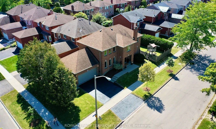 10 Scarboro Avenue