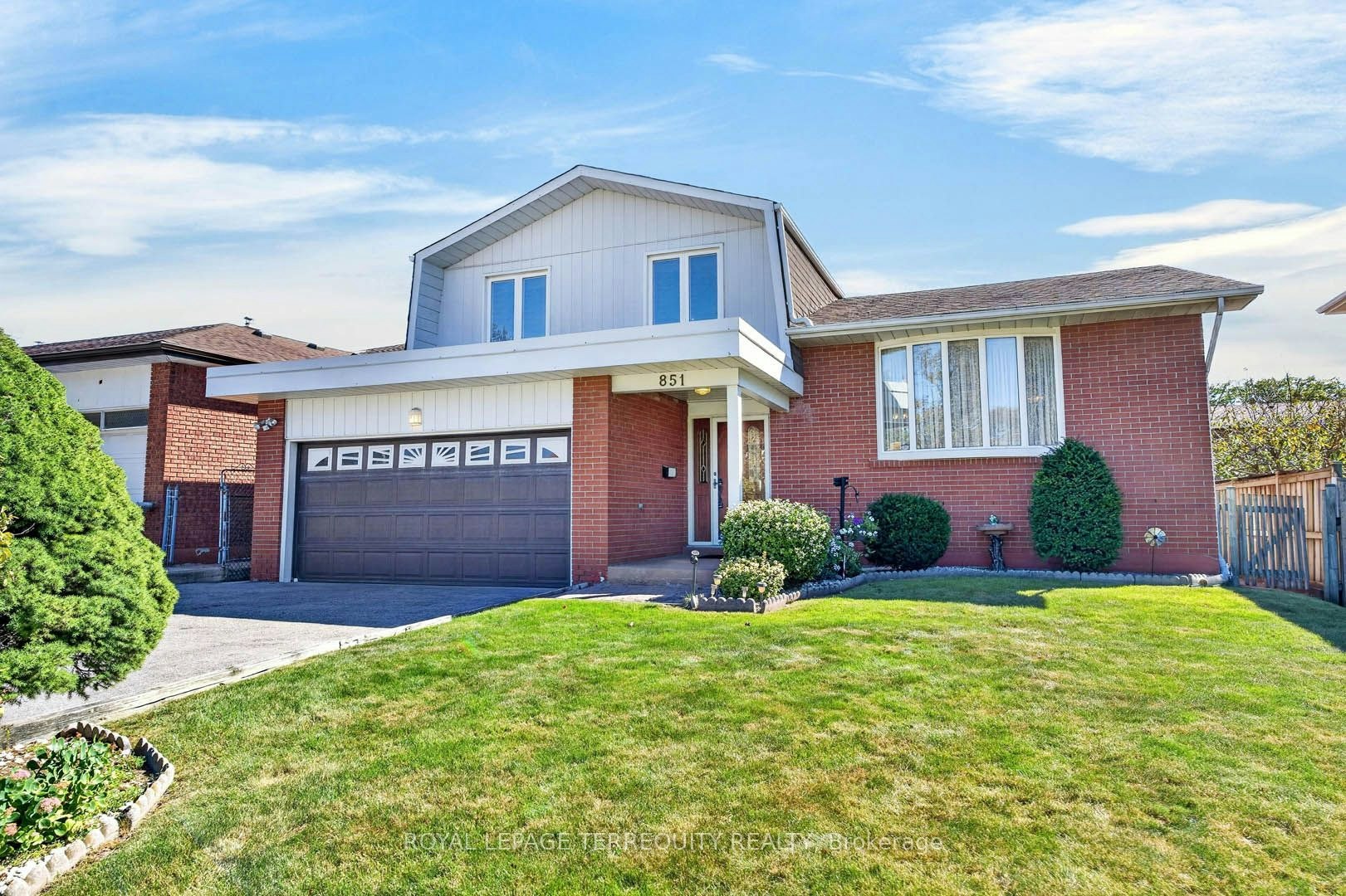 851 Huntingwood Drive, Toronto, ON, M1T 3L7