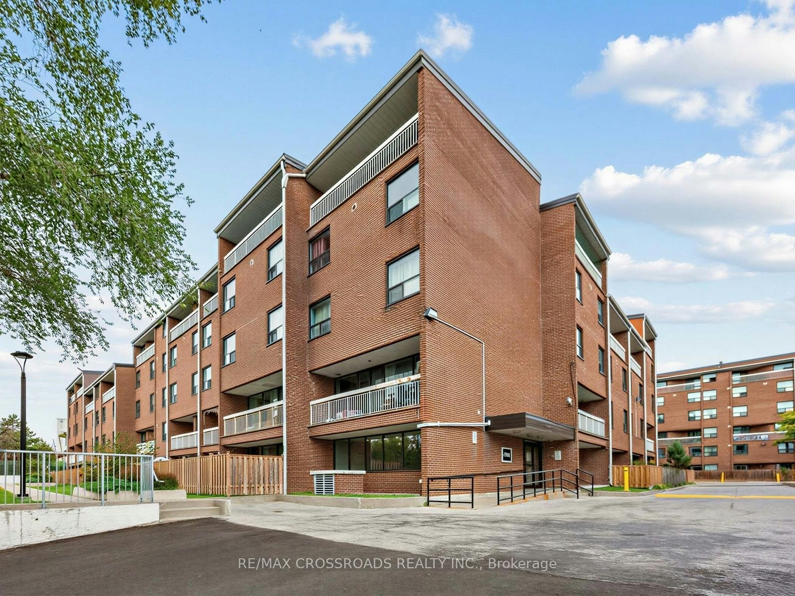 504-4060 Lawrence Avenue E, Toronto, ON, M1E 4V4