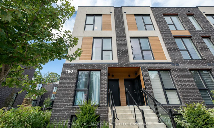 2-180 Clonmore Drive