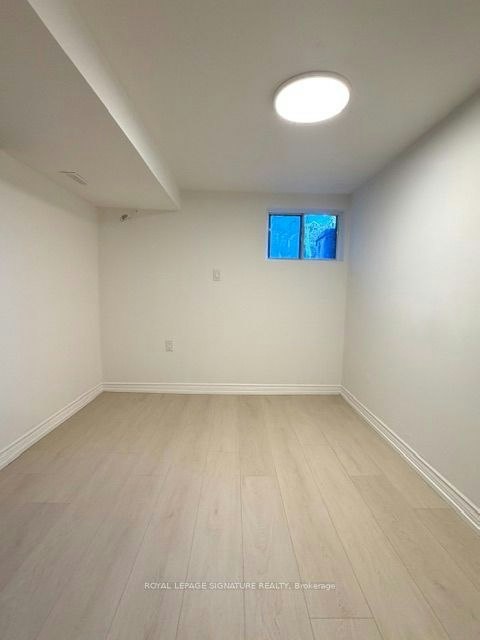 Lower-152 Barker Avenue, Toronto, ON, M4C 2P1 - 6