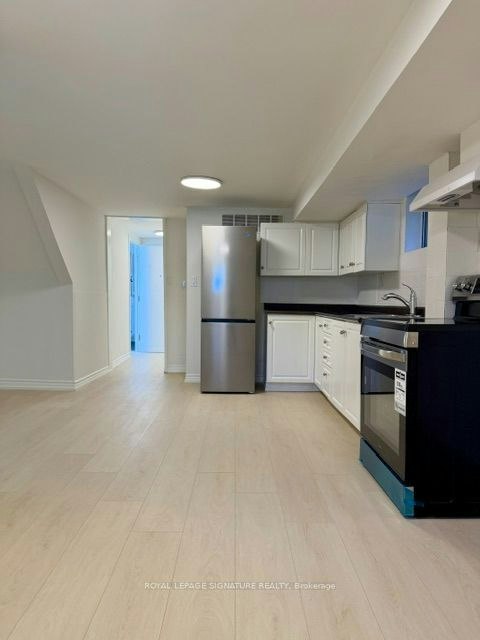 Lower-152 Barker Avenue, Toronto, ON, M4C 2P1 - 2