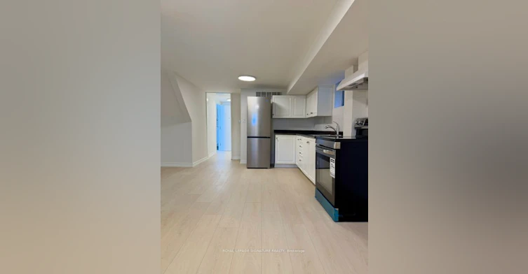 Lower-152 Barker Avenue, Toronto, ON, M4C 2P1 - 2