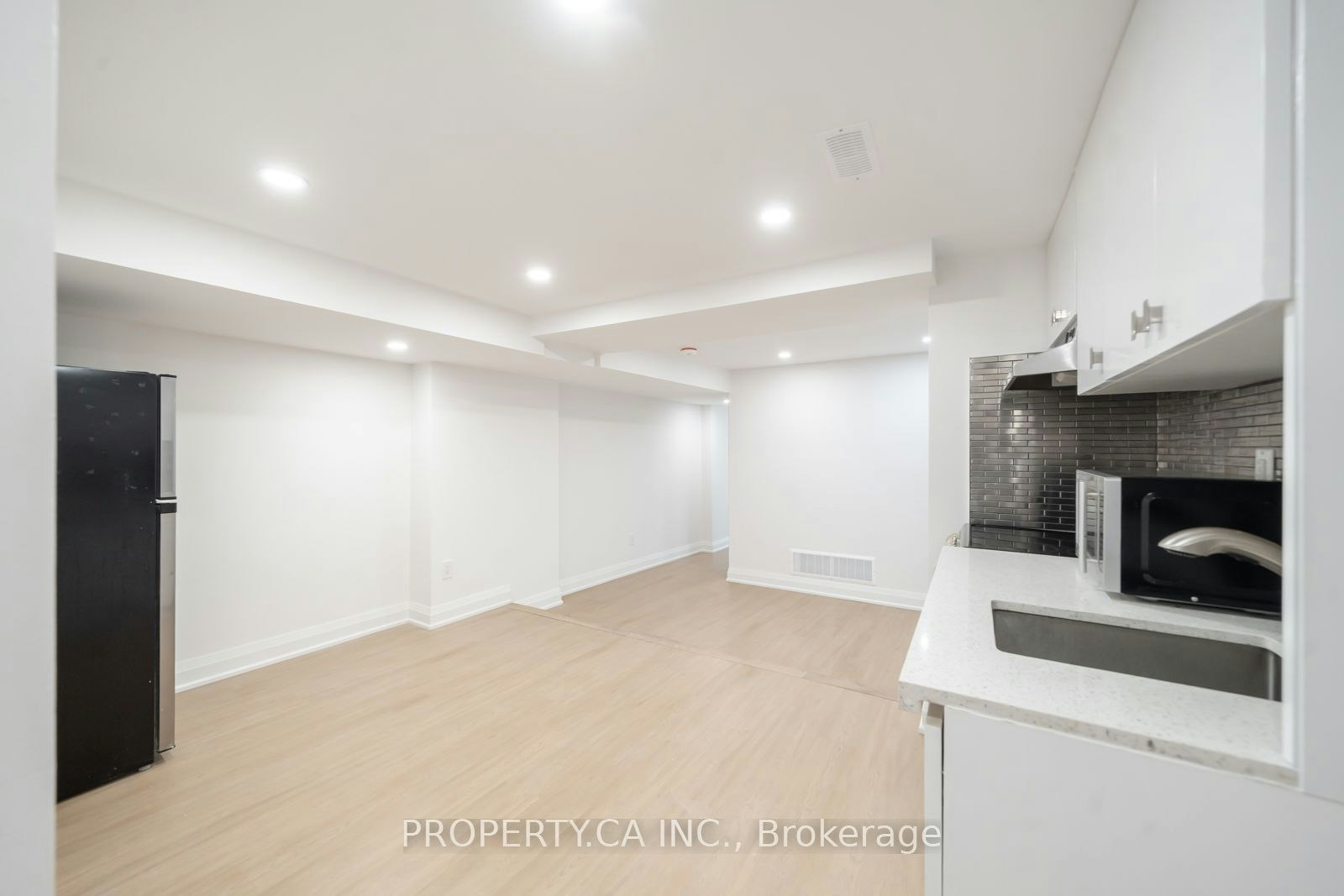 Lower-344 Highfield Road, Toronto, ON, M4L 2V5 - 2
