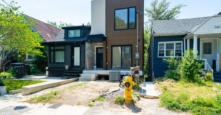 Lower-344 Highfield Road, Toronto, ON, M4L 2V5
