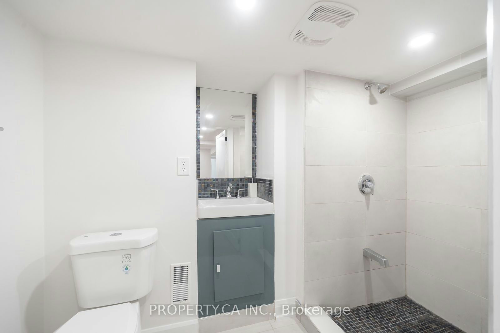 Lower-344 Highfield Road, Toronto, ON, M4L 2V5 - 3