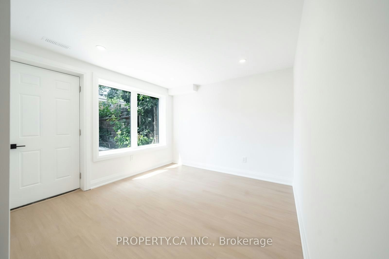 Lower-344 Highfield Road, Toronto, ON, M4L 2V5 - 10
