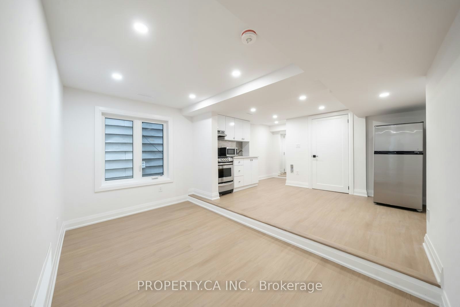 Lower-344 Highfield Road, Toronto, ON, M4L 2V5 - 7