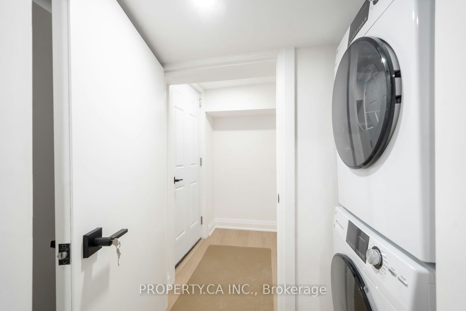 Lower-344 Highfield Road, Toronto, ON, M4L 2V5 - 12