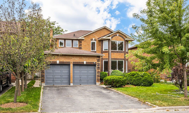 8 Sayor Drive