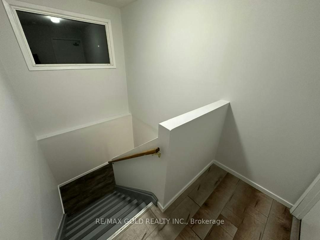 3rd floor ( Upper Unit )-515 Stone Street, Oshawa, ON, L1J 1A4 - 21