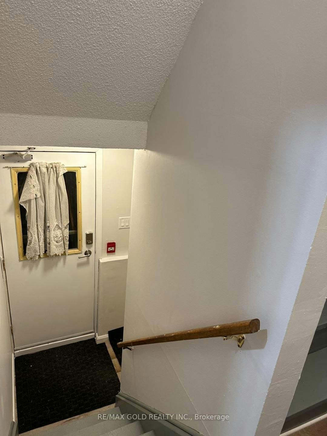 3rd floor ( Upper Unit )-515 Stone Street, Oshawa, ON, L1J 1A4 - 26