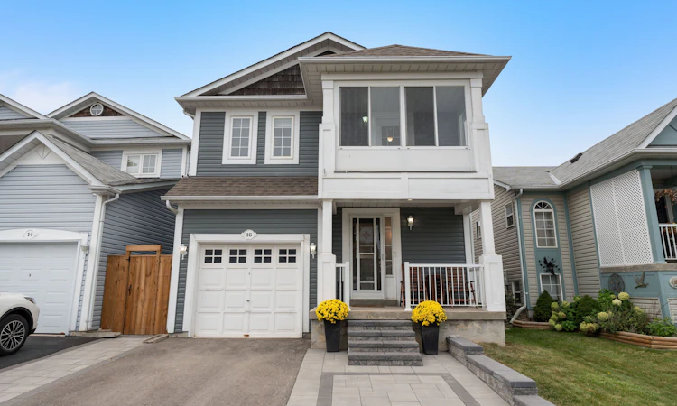 16 Beacham Crescent
