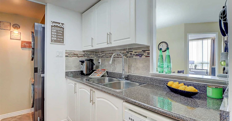 1710-5 Greystone Walk Drive, Toronto, ON, M1K 5J5 - 8