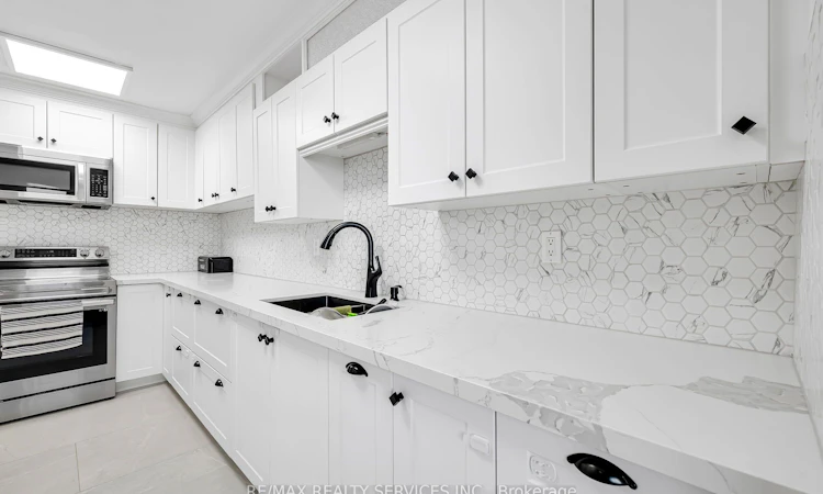 1701-180 Markham Road