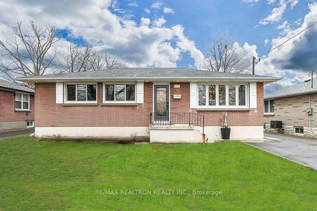 917 Henry Street, Whitby, ON, L1N 5E6