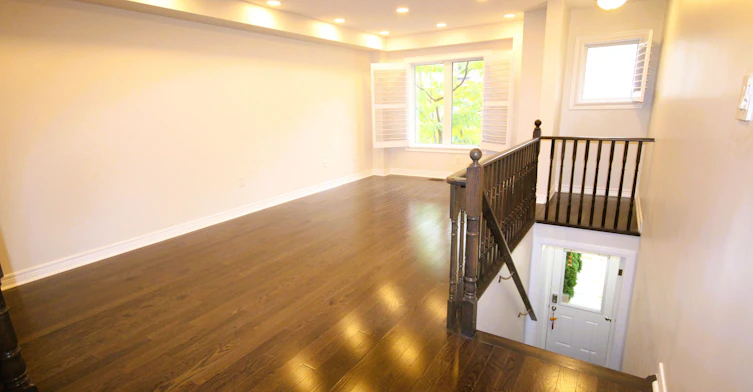 Upper-19 De Jong Street, Toronto, ON, M1P 0C1 - 2