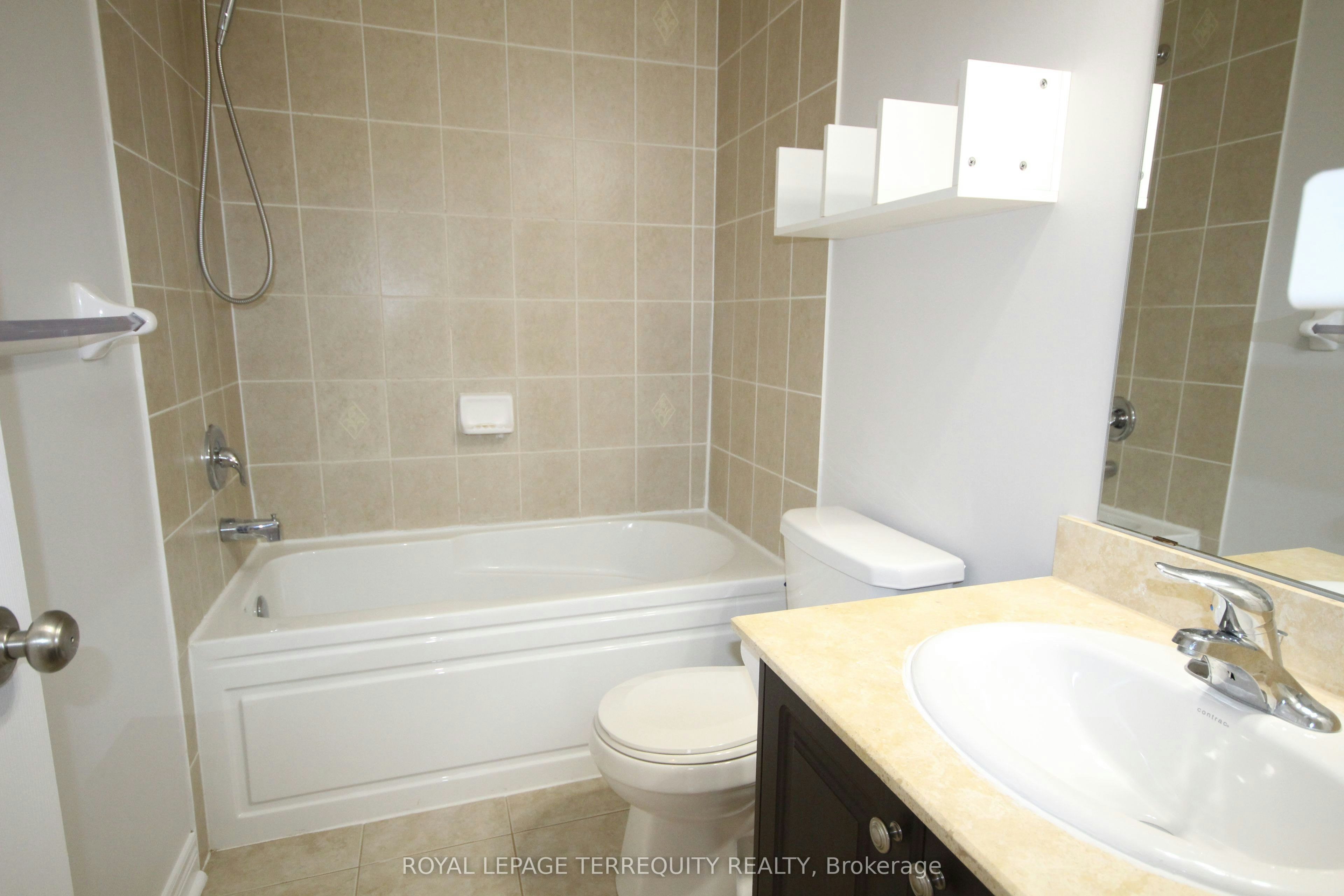 Upper-19 De Jong Street, Toronto, ON, M1P 0C1 - 24