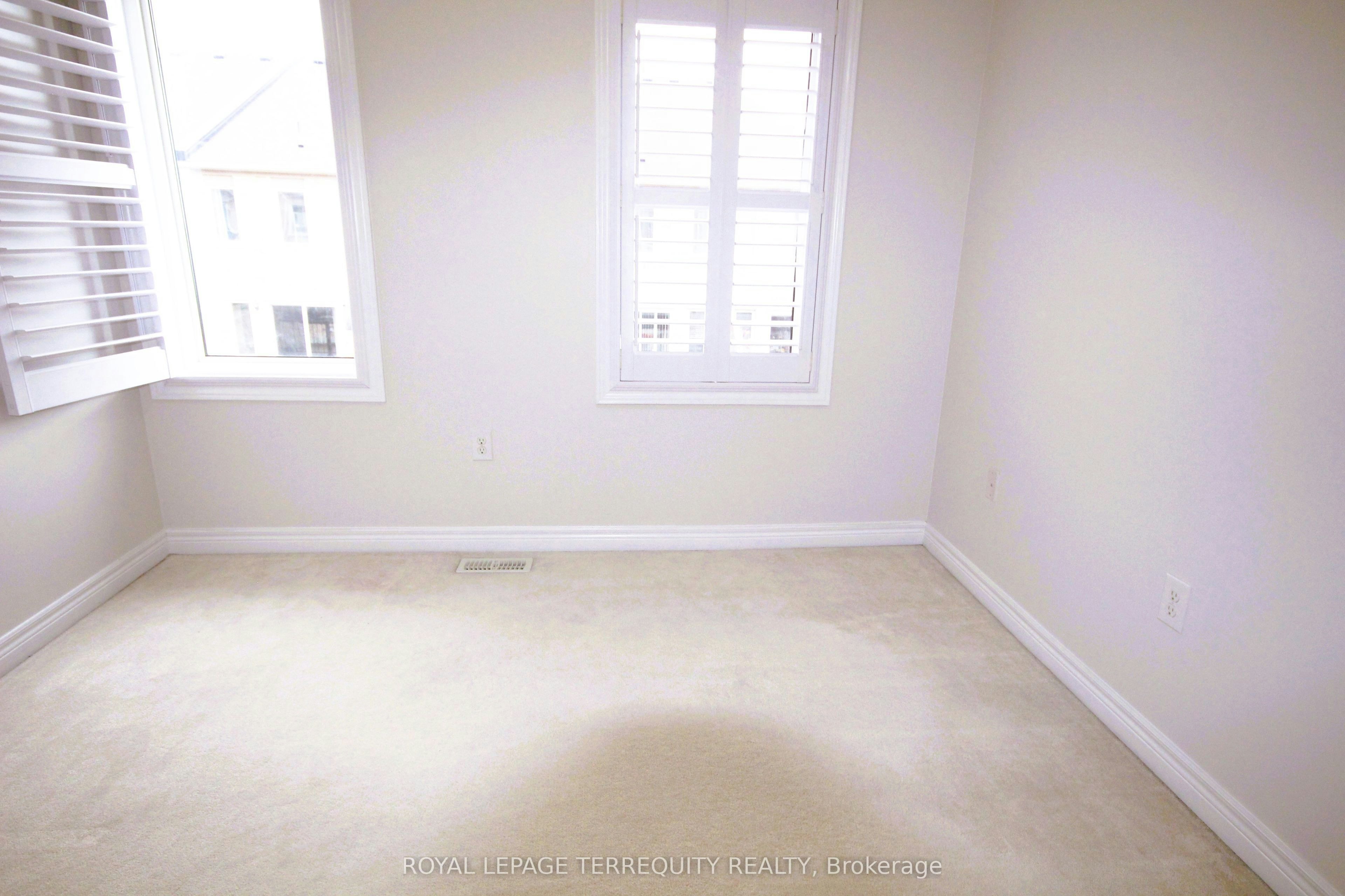 Upper-19 De Jong Street, Toronto, ON, M1P 0C1 - 30