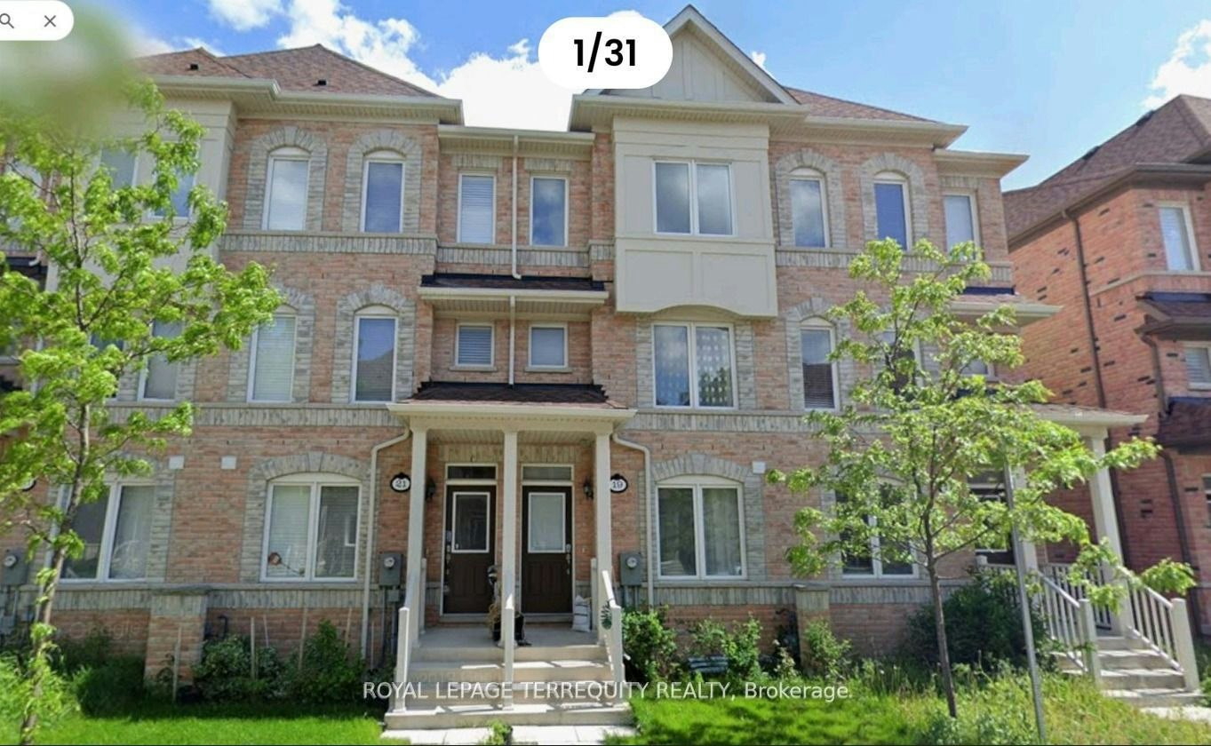 Upper-19 De Jong Street, Toronto, ON, M1P 0C1
