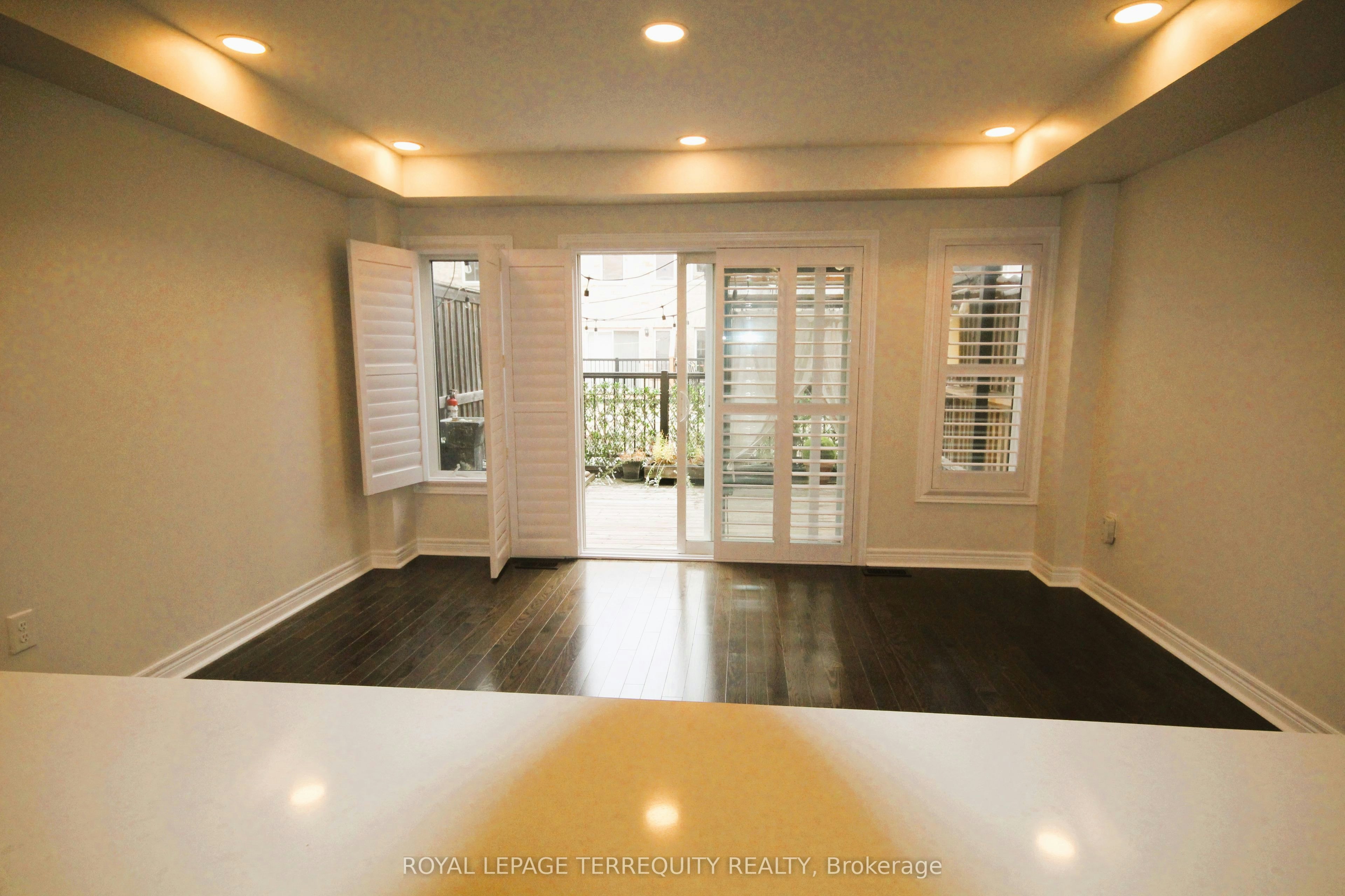 Upper-19 De Jong Street, Toronto, ON, M1P 0C1 - 11