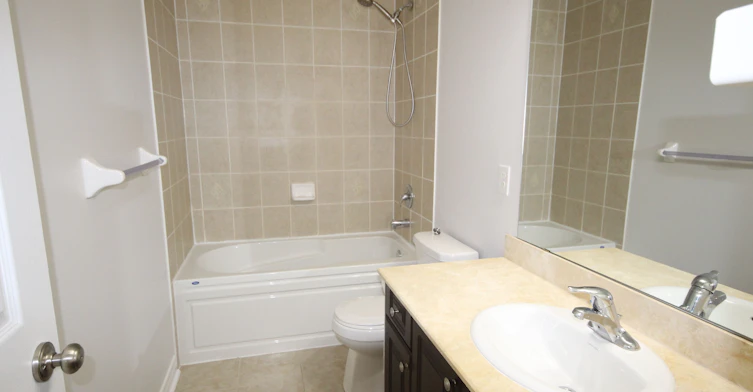 Upper-19 De Jong Street, Toronto, ON, M1P 0C1 - 31