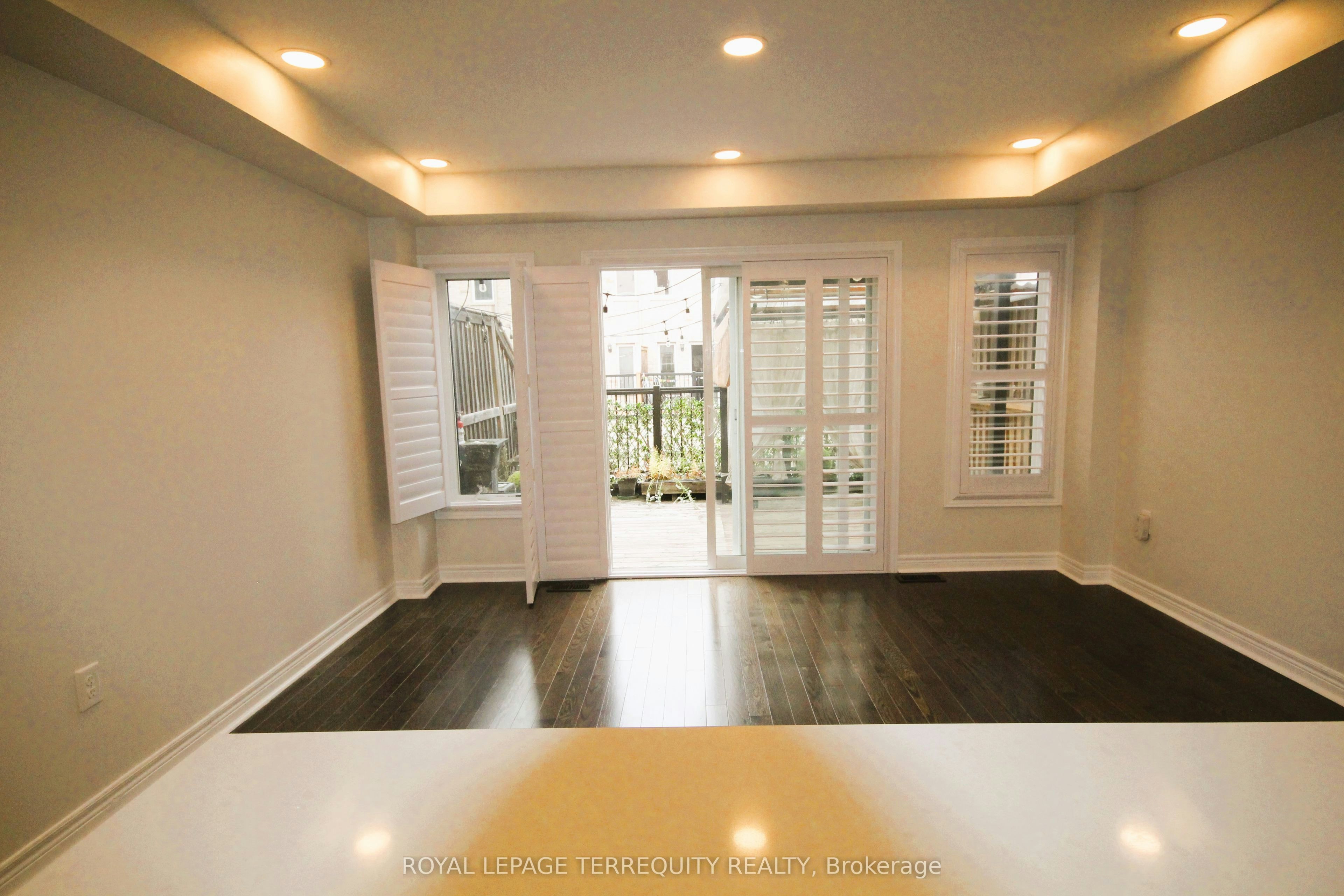 Upper-19 De Jong Street, Toronto, ON, M1P 0C1 - 15