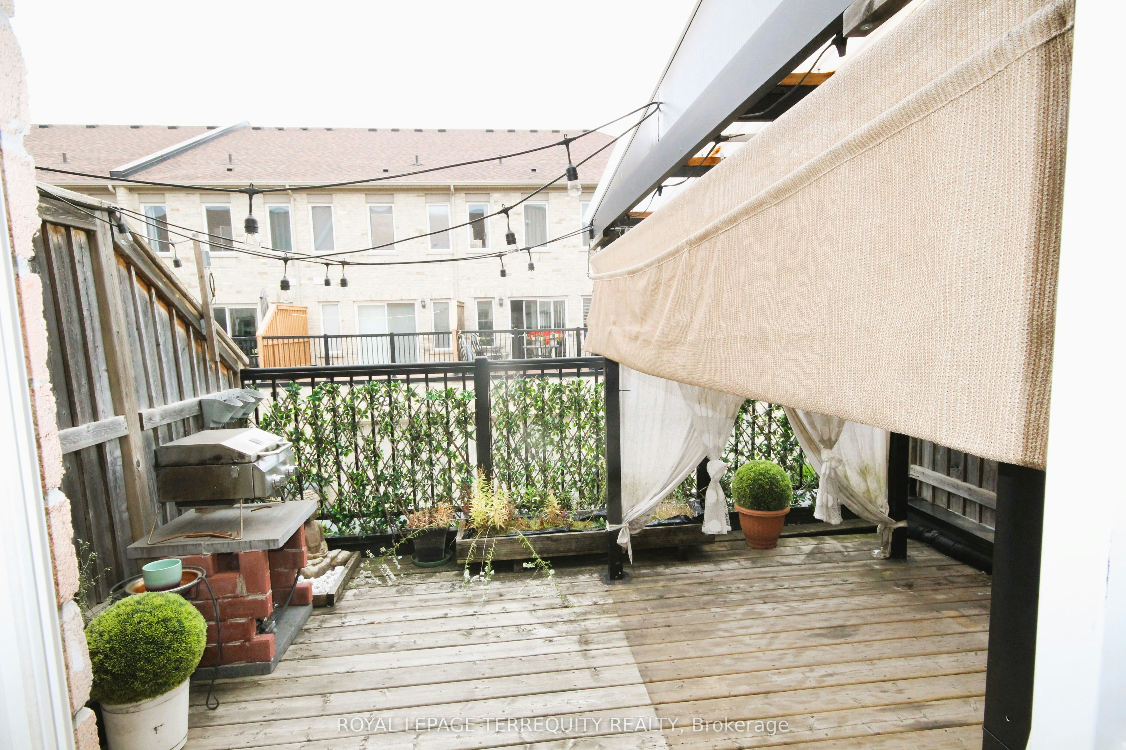 Upper-19 De Jong Street, Toronto, ON, M1P 0C1 - 18