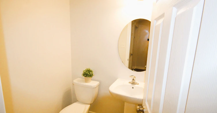 Upper-19 De Jong Street, Toronto, ON, M1P 0C1 - 17