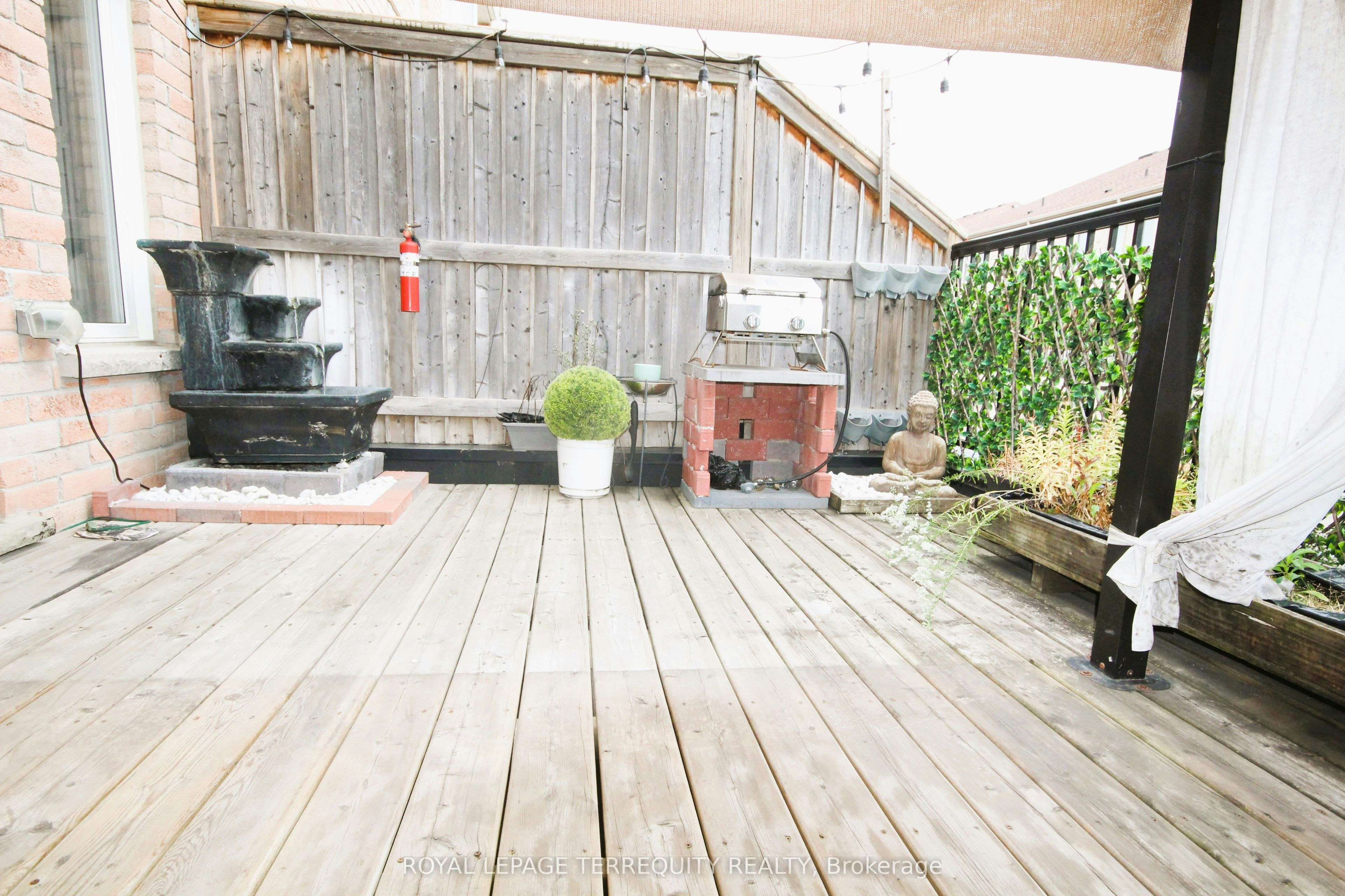 Upper-19 De Jong Street, Toronto, ON, M1P 0C1 - 20