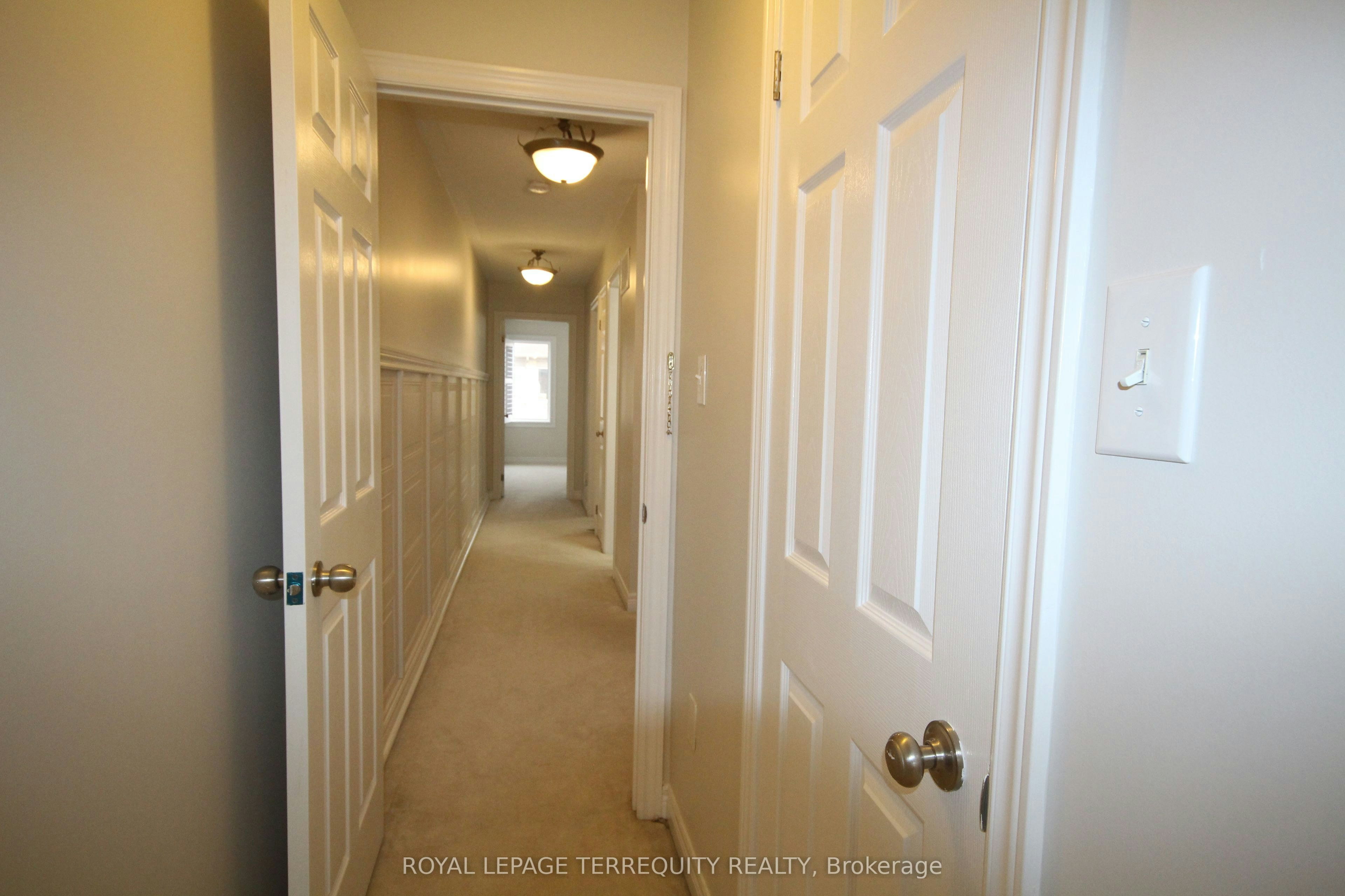 Upper-19 De Jong Street, Toronto, ON, M1P 0C1 - 26