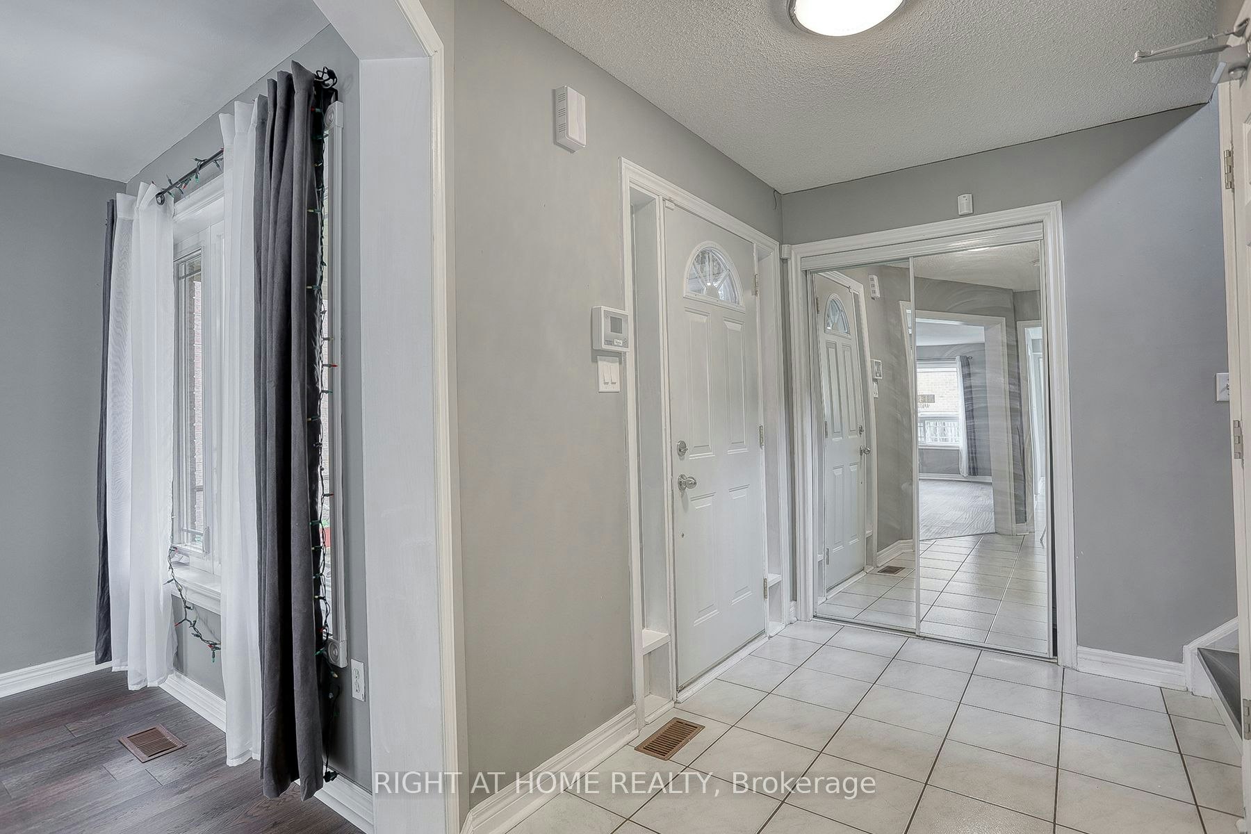 UPPER-37 Brockman Crescent, Ajax, ON, L1T 4B3 - 4