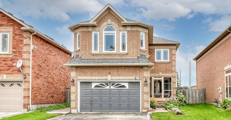 UPPER-37 Brockman Crescent, Ajax, ON, L1T 4B3