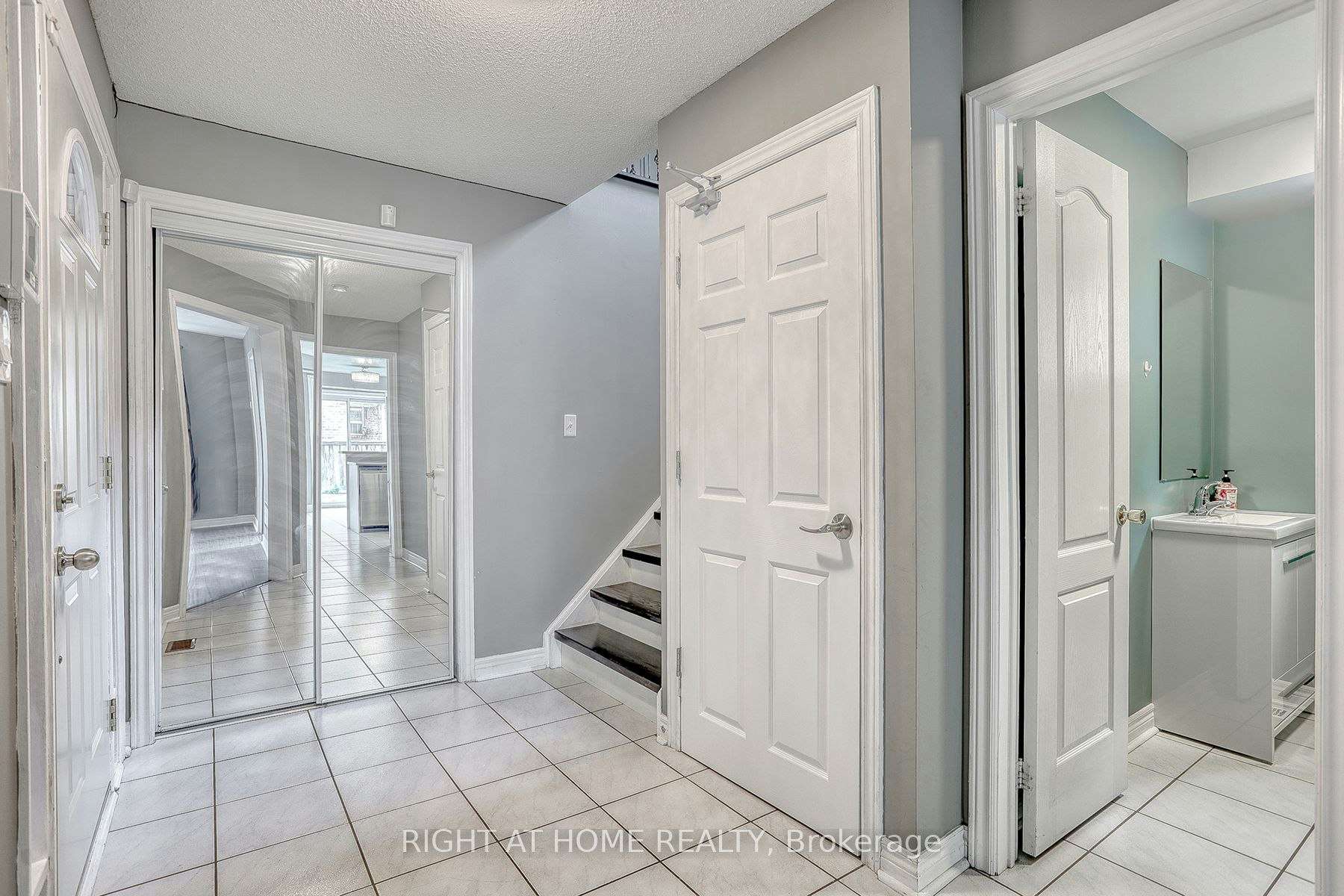 UPPER-37 Brockman Crescent, Ajax, ON, L1T 4B3 - 5