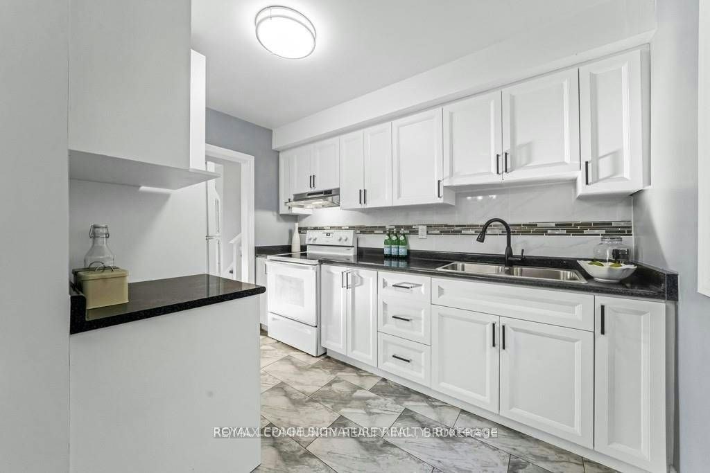 Upper-11 Mid Pines Road, Toronto, ON, M1G 2L5 - 3