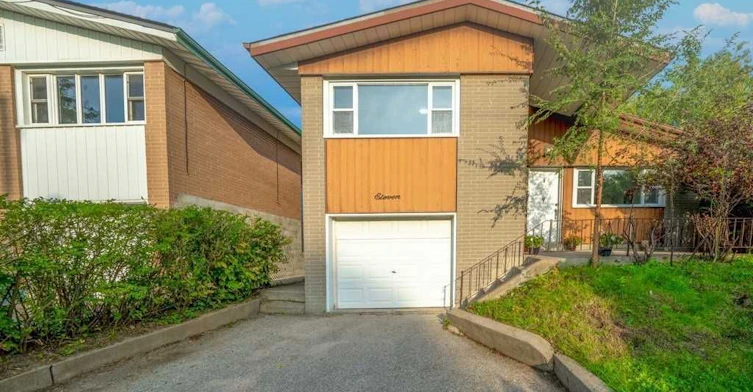 Upper-11 Mid Pines Road, Toronto, ON, M1G 2L5