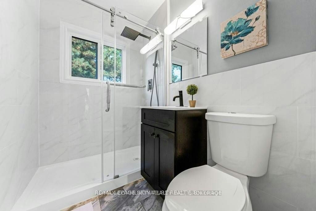 Upper-11 Mid Pines Road, Toronto, ON, M1G 2L5 - 11