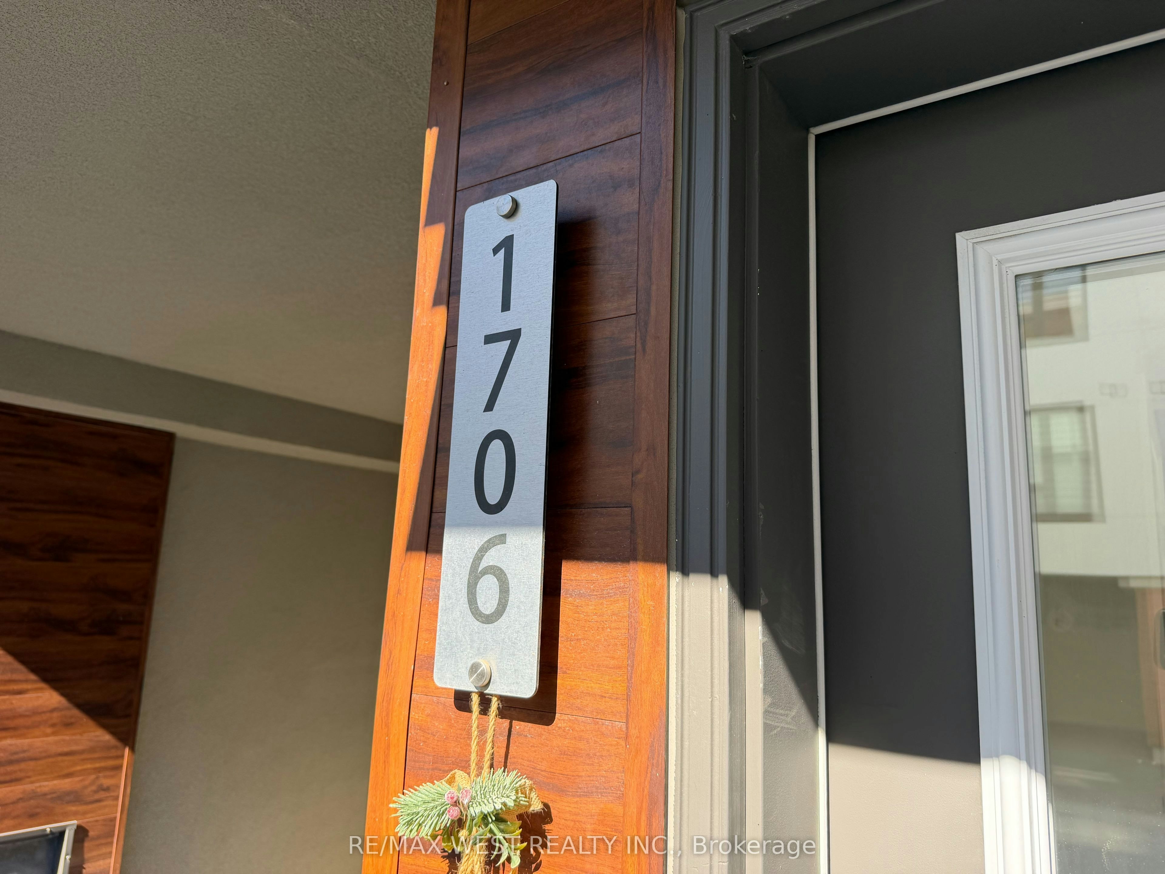 1706 Pleasure Valley Path, Oshawa, ON, L1G 0E3 - 3