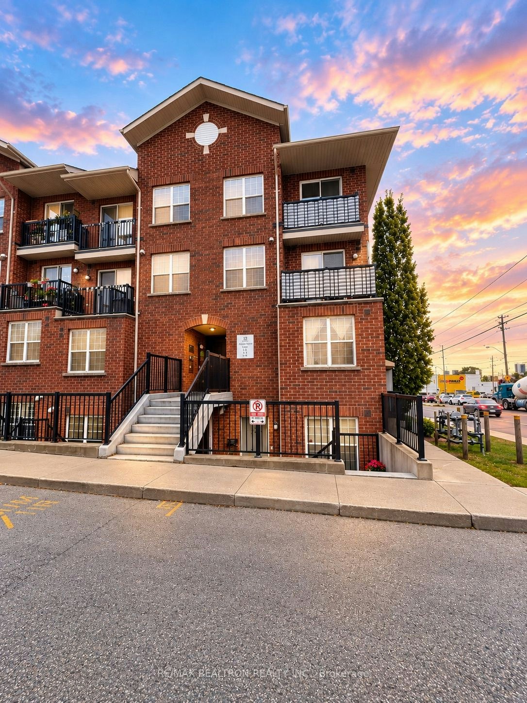 101-15 Strangford Lane, Toronto, ON, M1L 0E5