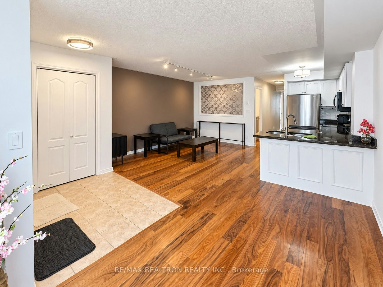 101-15 Strangford Lane, Toronto, ON, M1L 0E5 - 4