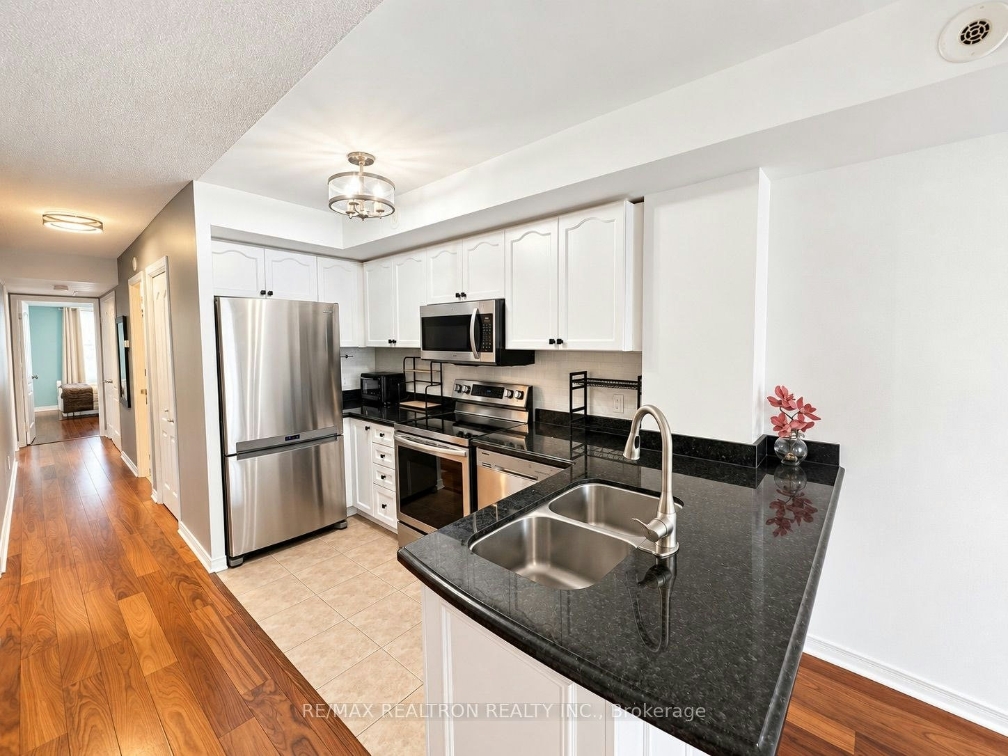 101-15 Strangford Lane, Toronto, ON, M1L 0E5 - 5