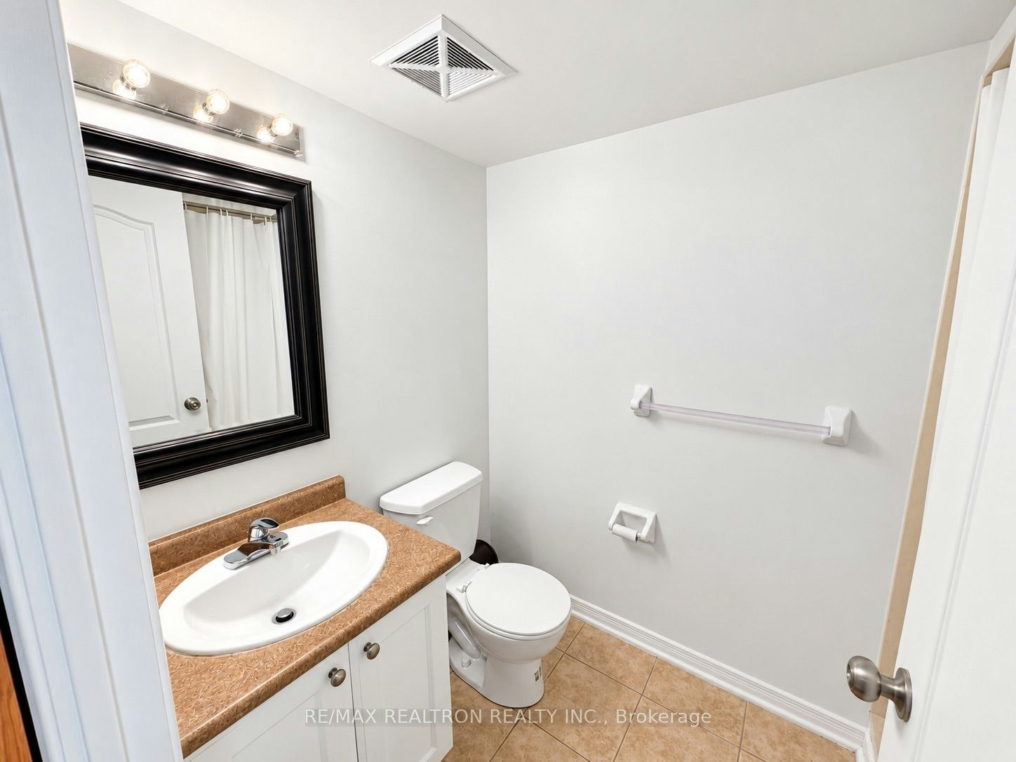 101-15 Strangford Lane, Toronto, ON, M1L 0E5 - 8