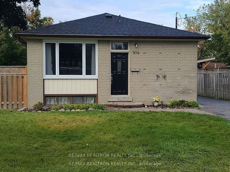 904 Donovan Crescent, Whitby, ON, L1N 3G3 - 3