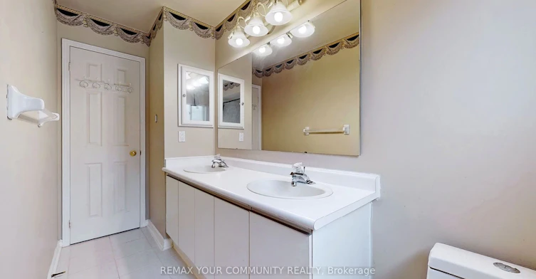 20 Rolling Acres Drive, Whitby, ON, L1R 2A1 - 21