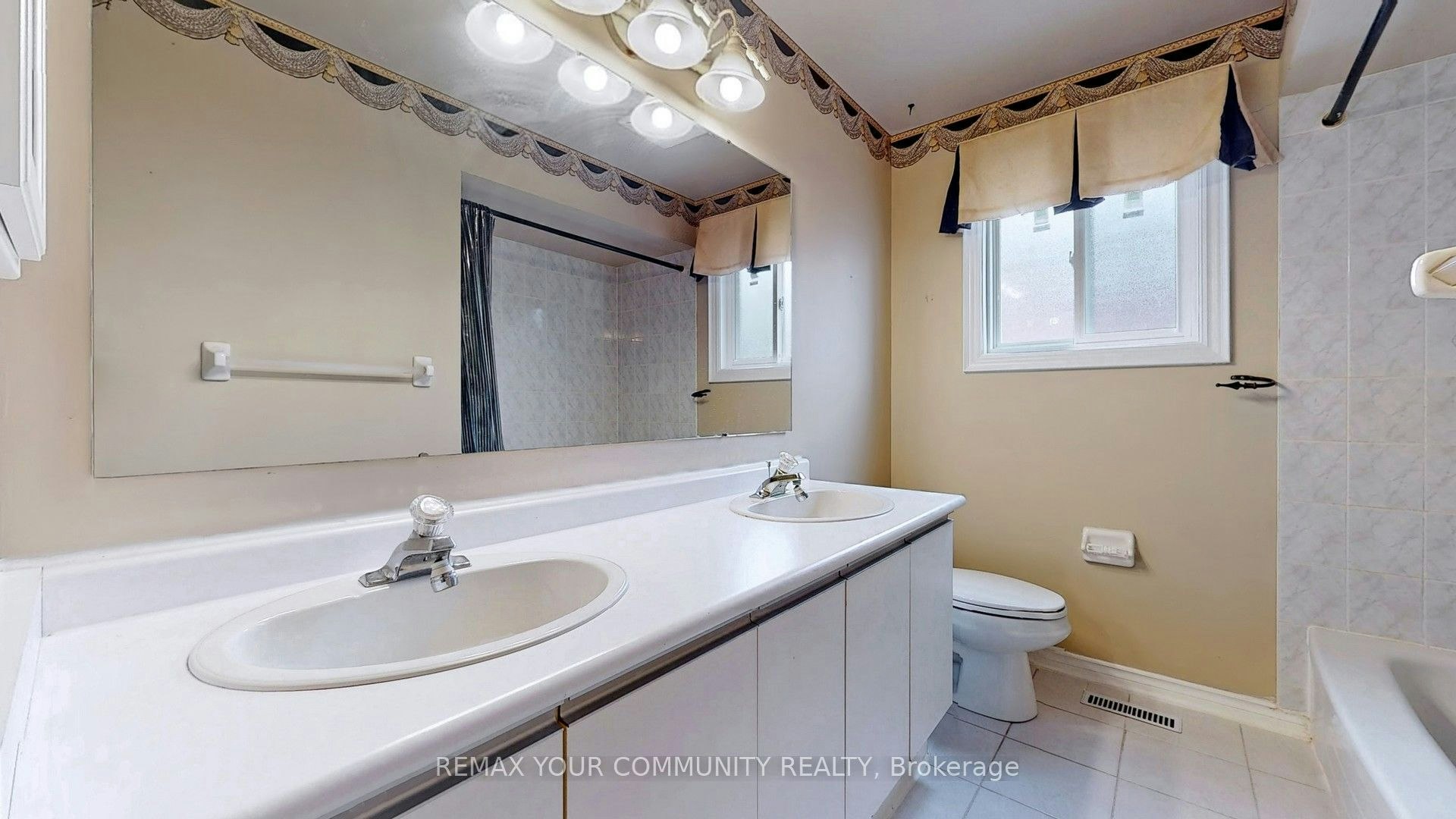 20 Rolling Acres Drive, Whitby, ON, L1R 2A1 - 25