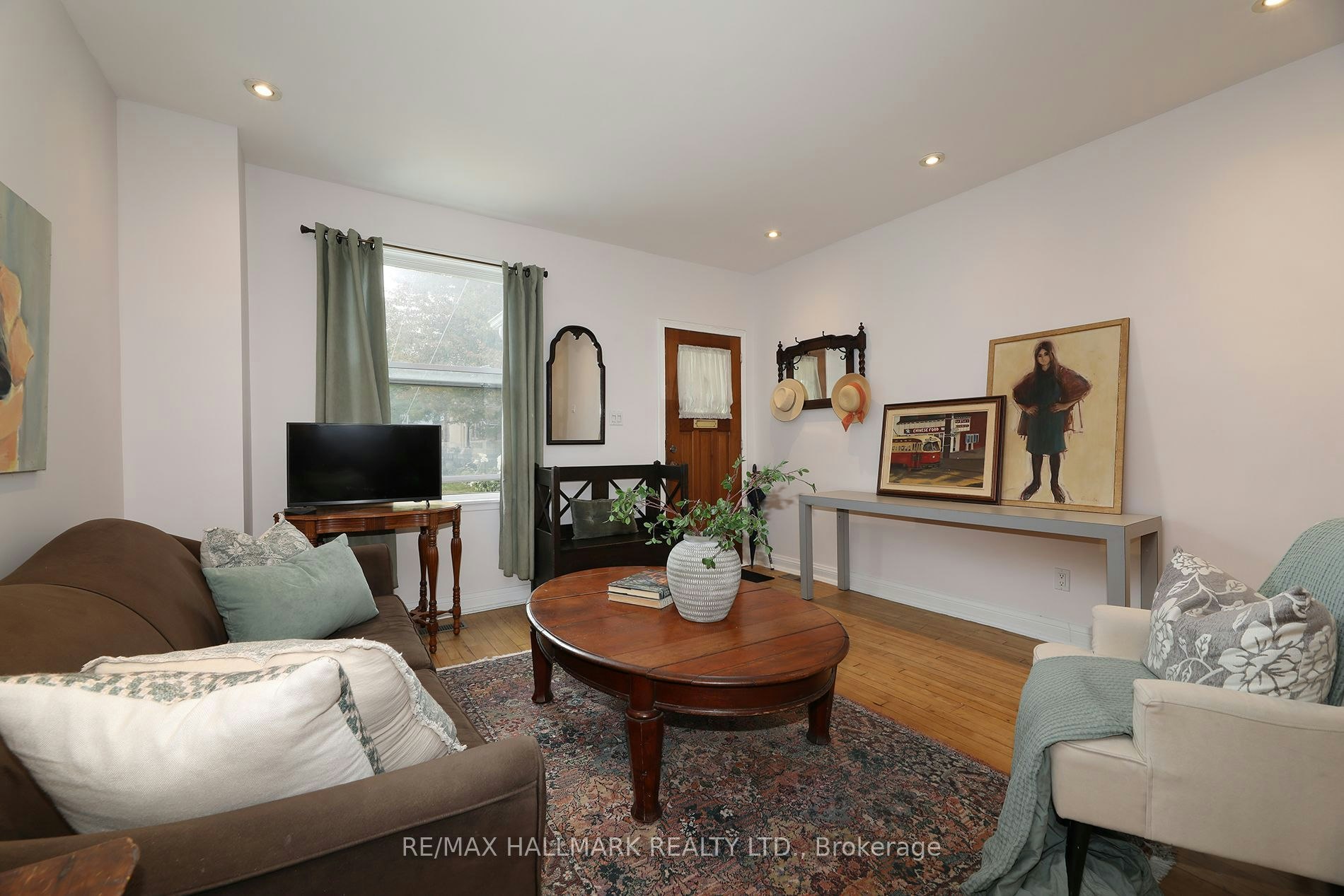 1 Lockwood Road, Toronto, ON, M4L 3M7
