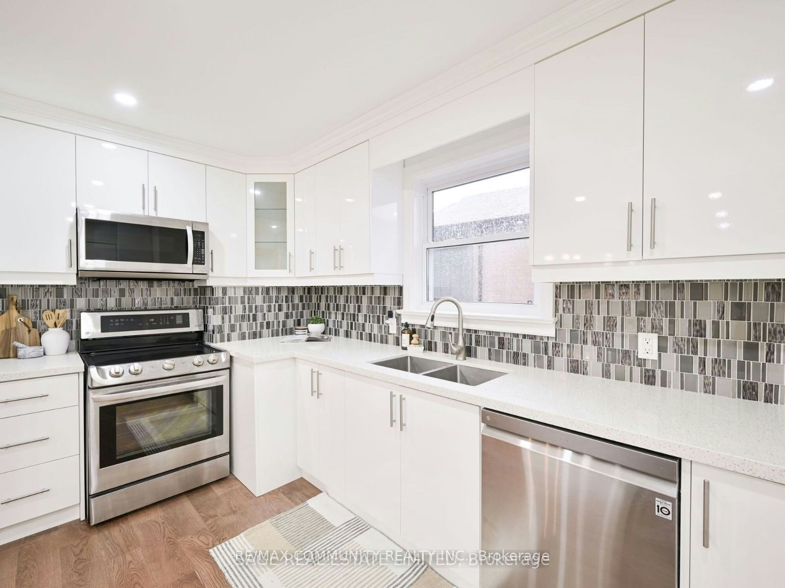 15 Saunders Road, Toronto, ON, M1J 3J1 - 10