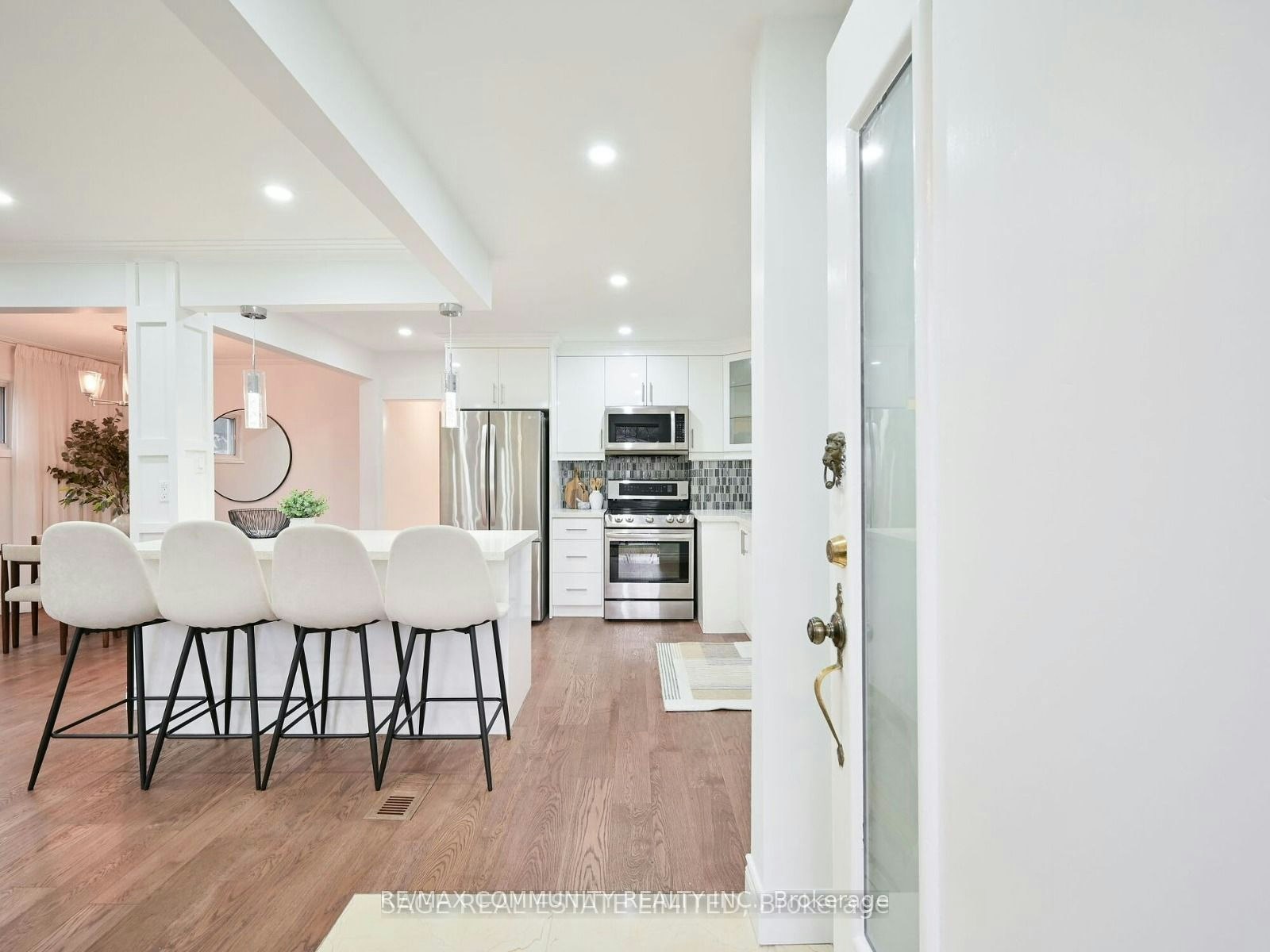 15 Saunders Road, Toronto, ON, M1J 3J1 - 9