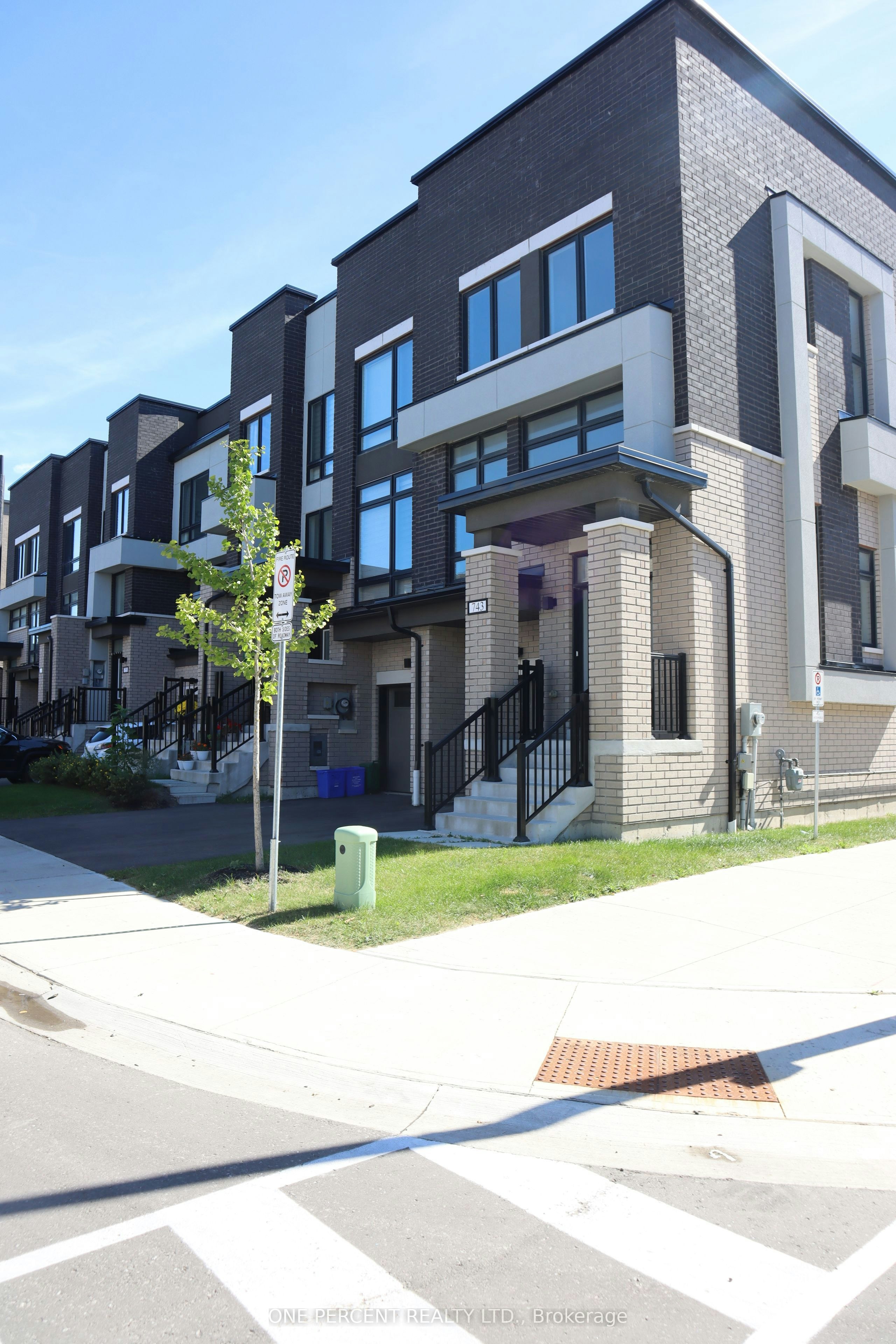 743 Stanstead Path, Oshawa, ON, L1K 3G4