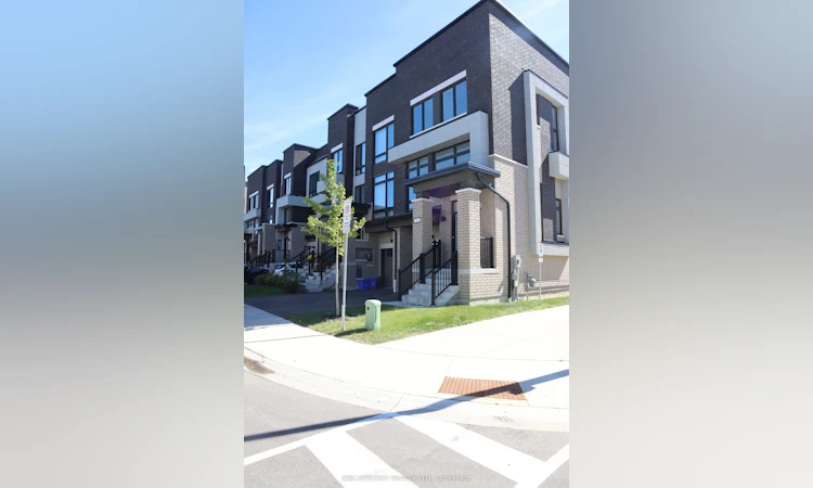 743 Stanstead Path